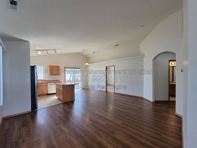 Building Photo - 7808 Rush Creek Dr