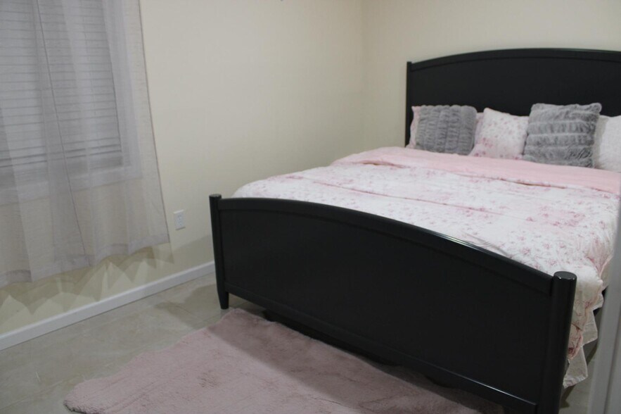 Building Photo - 145 Ella Dr