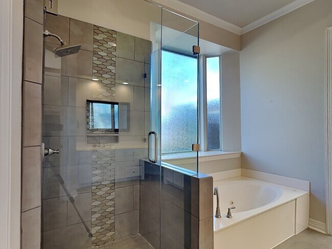 Building Photo - 1417 Tree Farm Dr