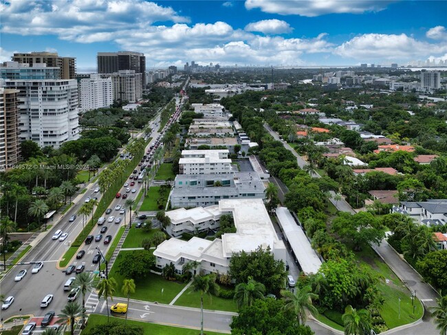 Building Photo - 10190 Collins Ave