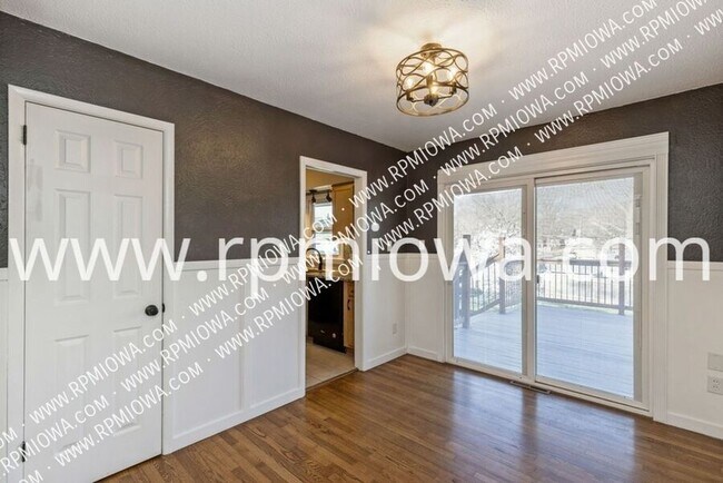 Building Photo - UPDATED RANCH!! 3 Bedroom, 2 Bathroom Ranc...