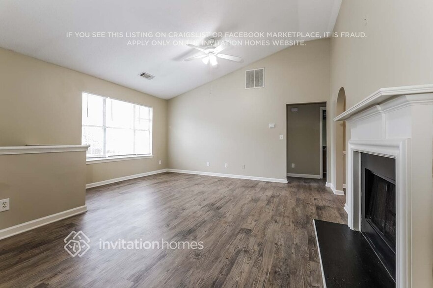 Building Photo - 301 Summer Hill Cir