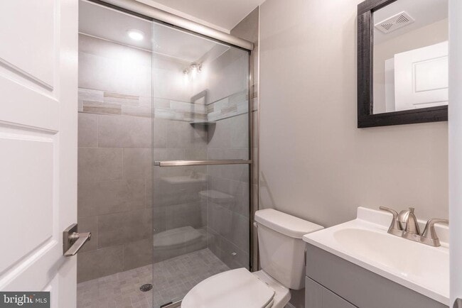 Building Photo - 2339 N 10th St