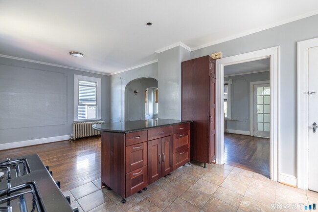 Building Photo - 430 Blohm St
