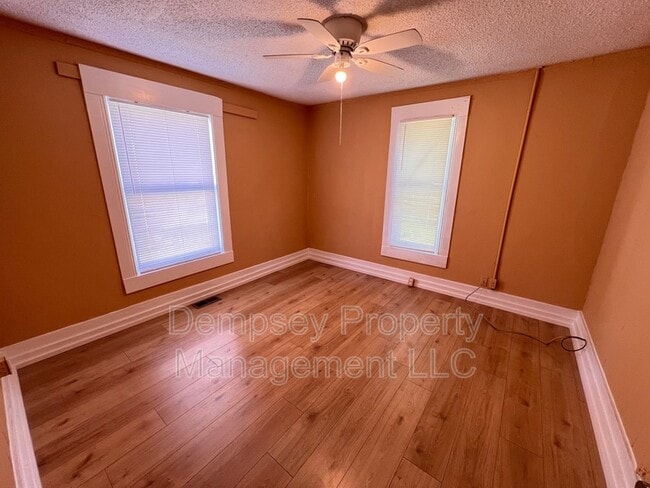 Building Photo - 711 36th Ave