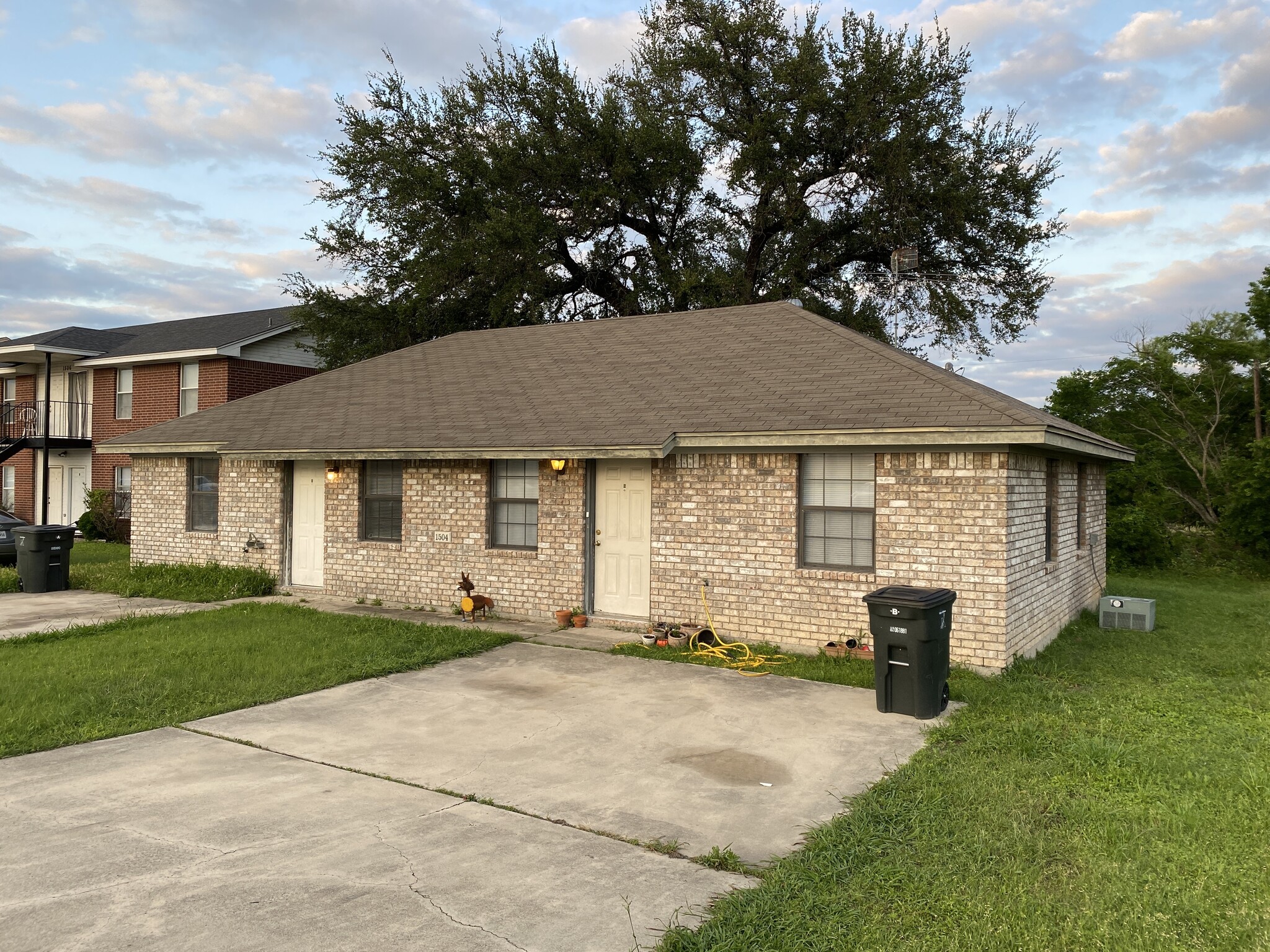 Building Photo - 1504 Benttree Dr