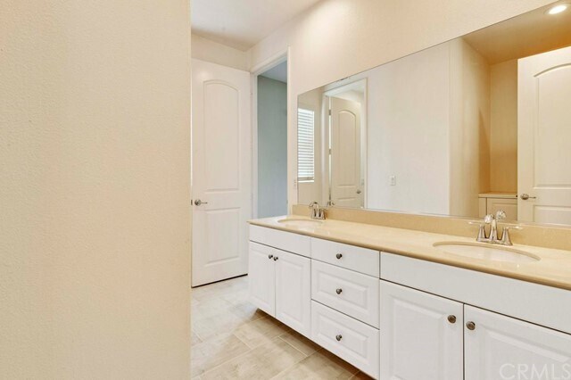 Building Photo - 3786 Lake Cir Dr