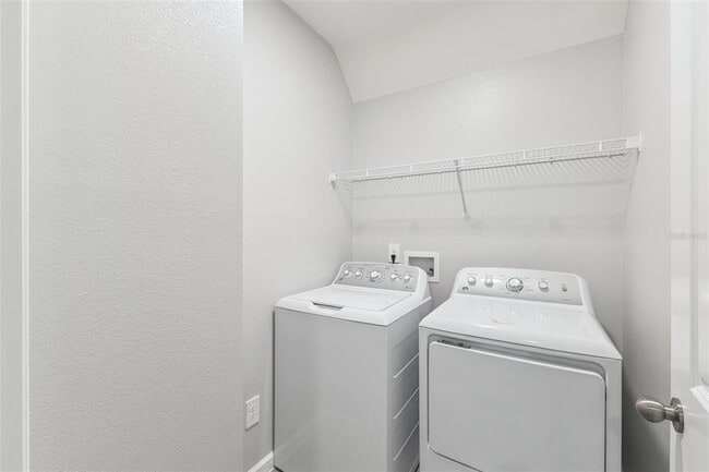 Building Photo - 212 Beautyberry Ln