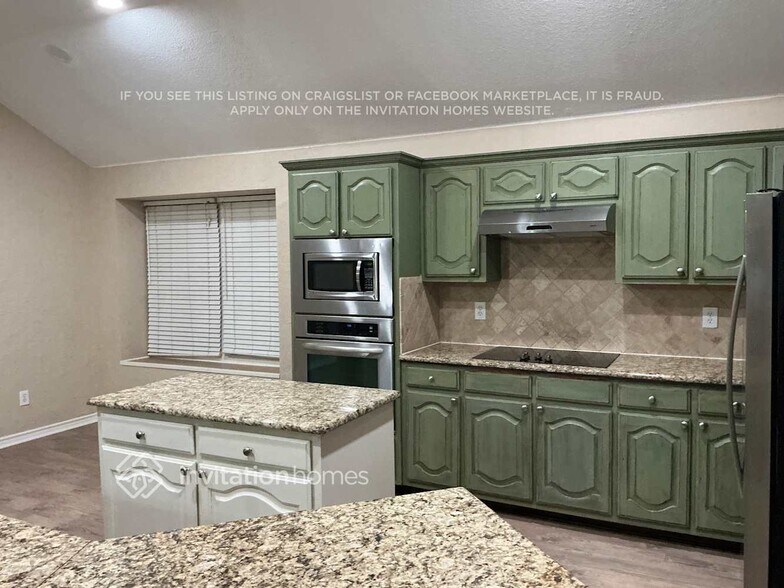 Building Photo - 2805 Beacon Hill Dr