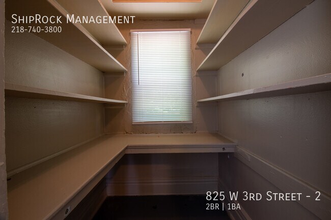 Building Photo - 825 W 3rd St
