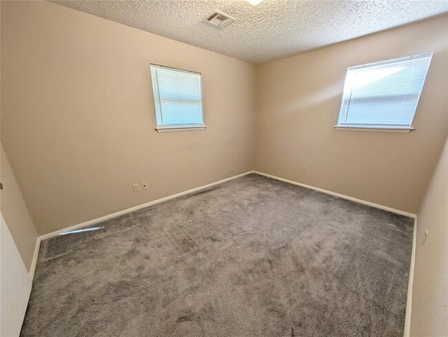 Building Photo - 2517 SW 86th St