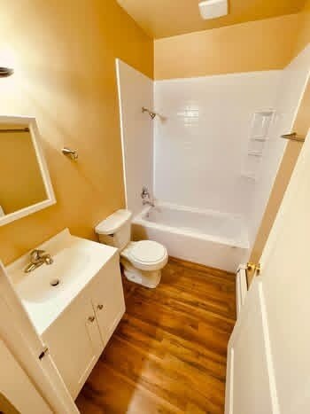 Building Photo - 940 E 28th St