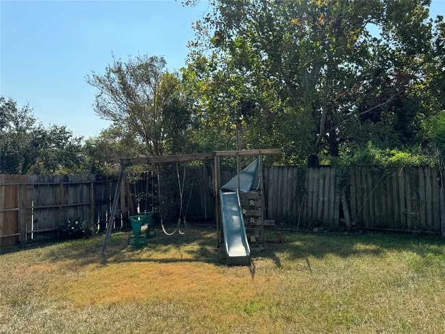 Building Photo - 20030 Lions Gate Dr