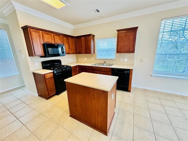 Building Photo - 16216 Castletroy Dr