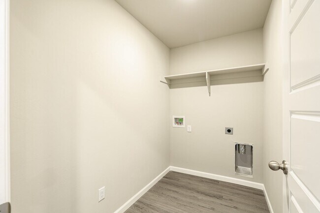 Building Photo - Newer Home For Rent  in Mustang Schools! 3...