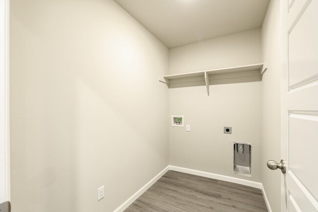 Building Photo - Newer Home for Rent in Mustang Schools! Up...