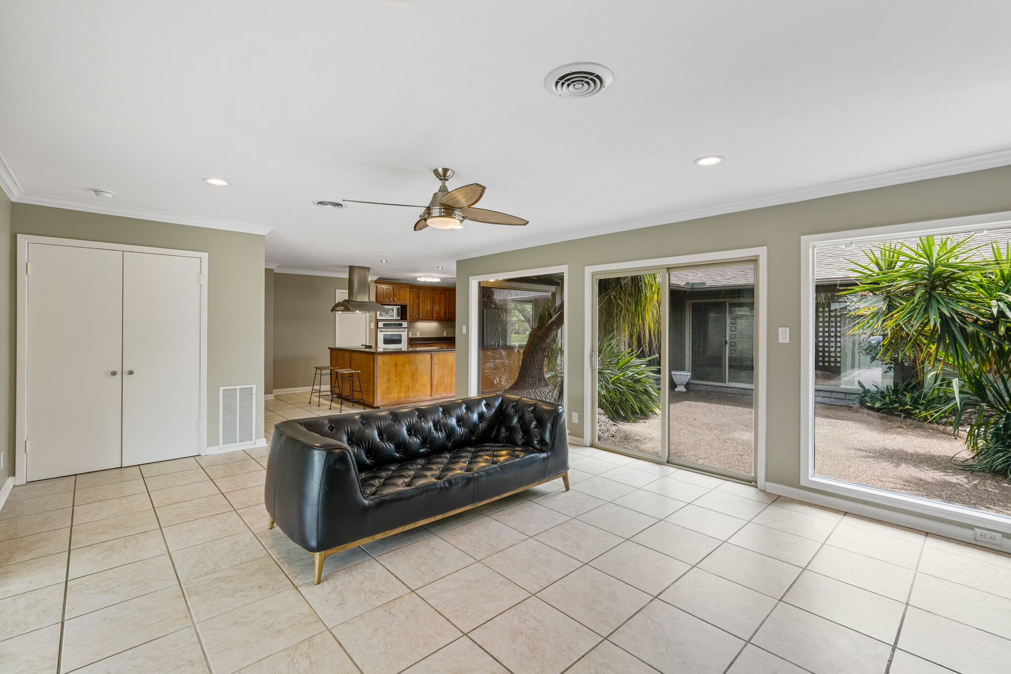 Building Photo - 4942 Cherry Hills Dr