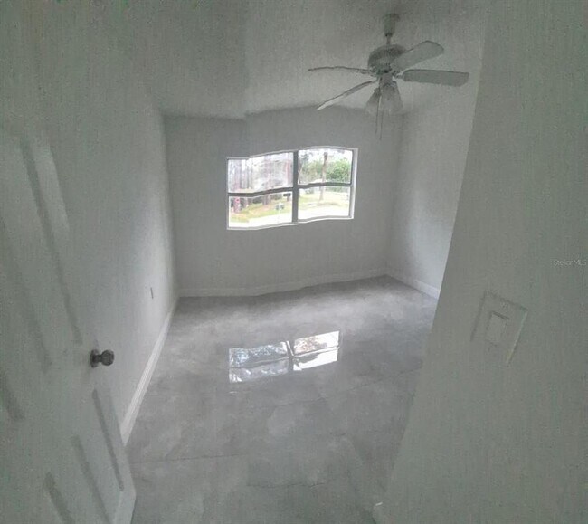 Building Photo - 7128 Oakwood Dr