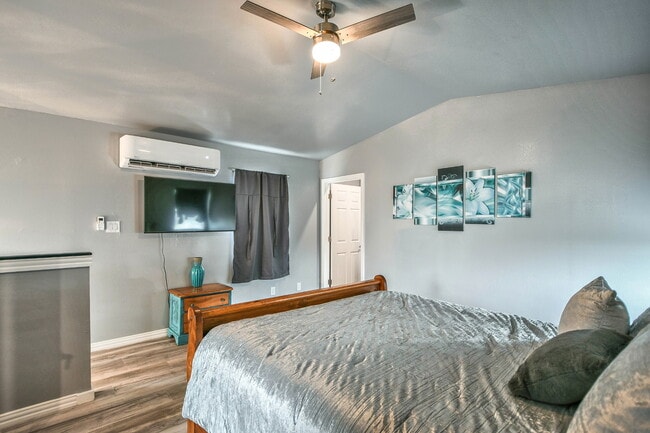 Building Photo - 824 S Blue Quail Ct