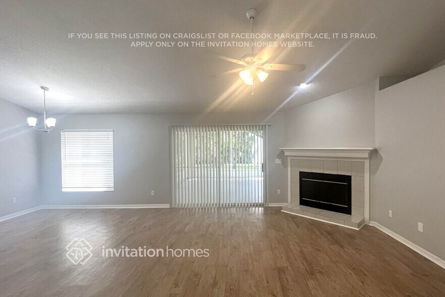 Building Photo - 945 Park Valley Cir