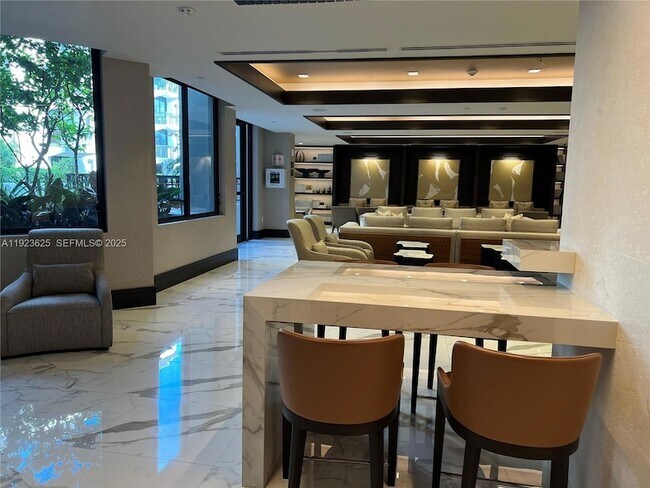 Building Photo - 301 Altara Ave