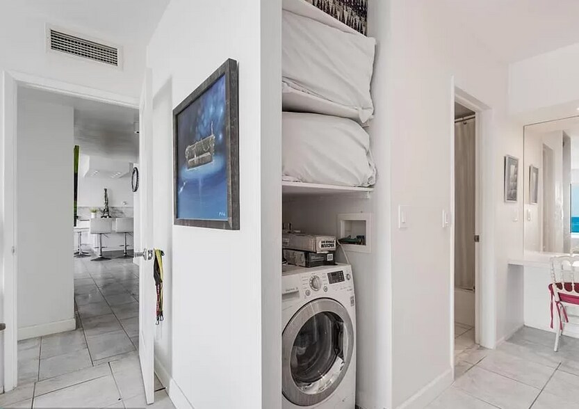 Building Photo - 3700 Galt Ocean Dr