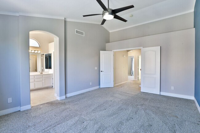 Building Photo - Pet Friendly 5-bedroom, 3 bath Home w/ Pool and Finished Basement