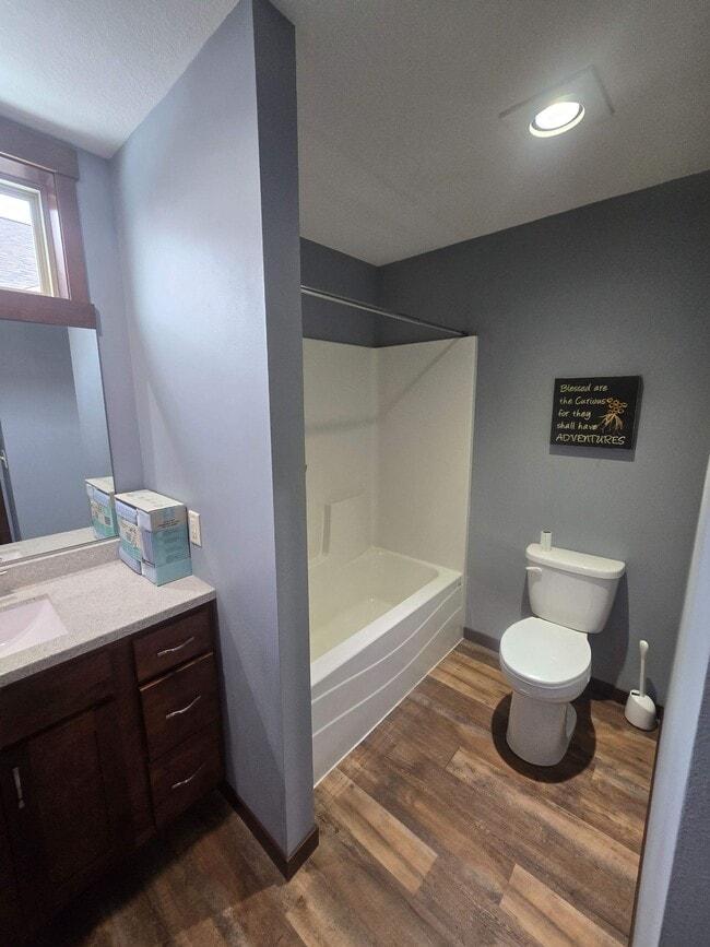 Building Photo - 1934 W 6th St