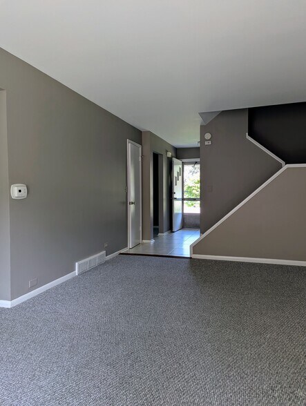 Building Photo - 807 Euclid Ct