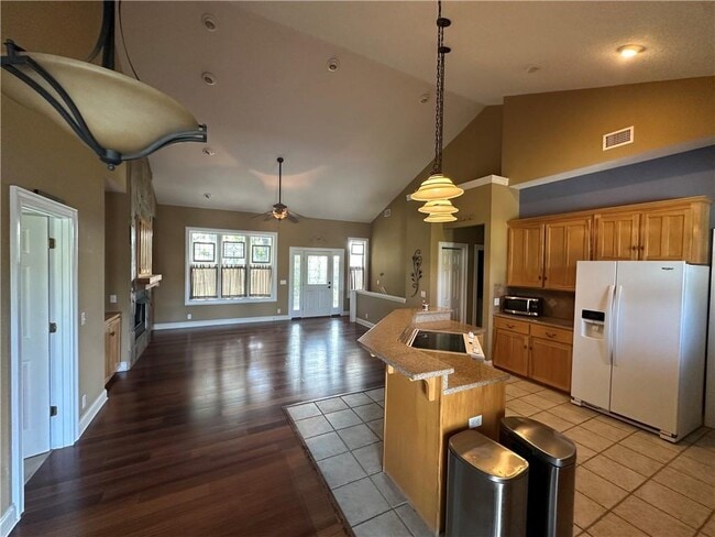 Building Photo - 109 Palmera Ln