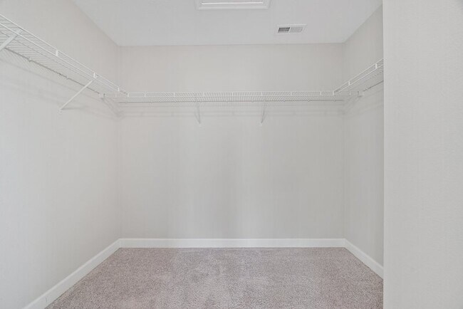 Building Photo - 623 Freeman Dr