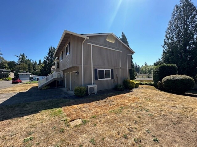 Building Photo - 7460 SW Elmwood St