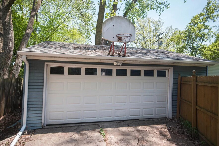 Building Photo - 518 Bergen Ave