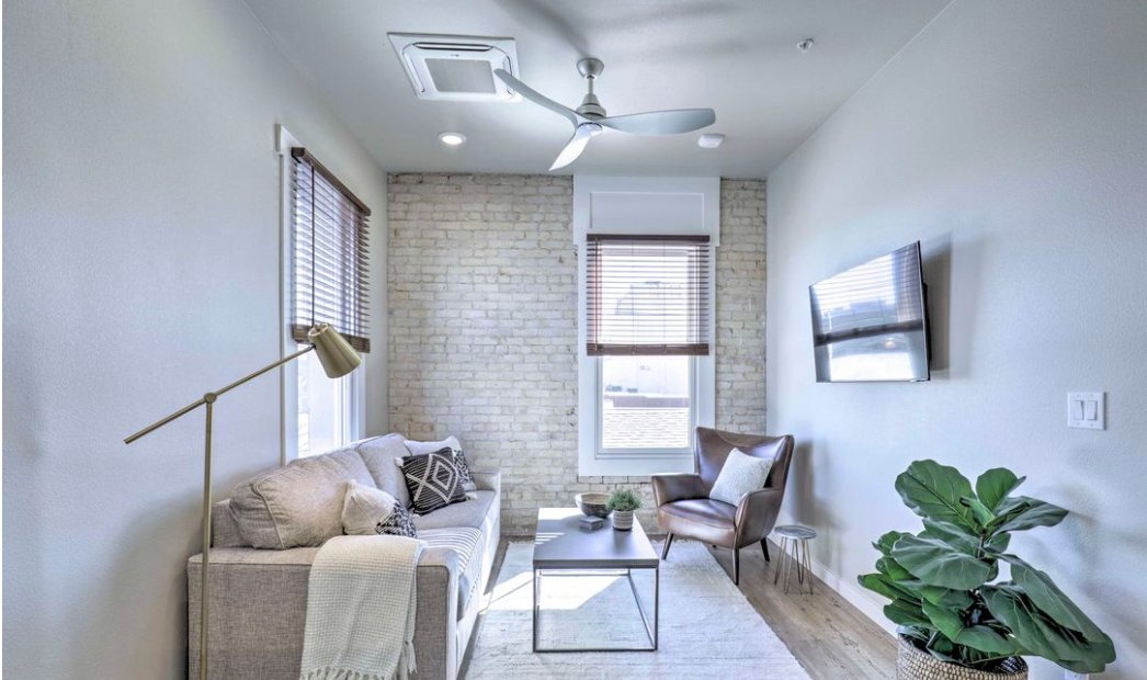 Building Photo - 118-120-120 N LBJ Dr