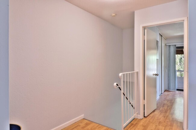 Building Photo - 891 Beaver Creek Way