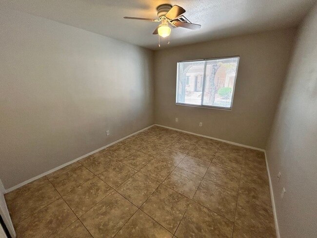 Building Photo - Charming 3 Bed/3Bath, 2-Story Home nestled...