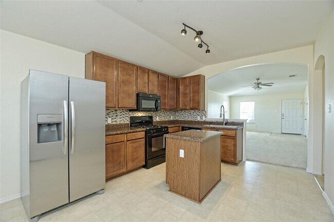Building Photo - 811 Encinita Dr