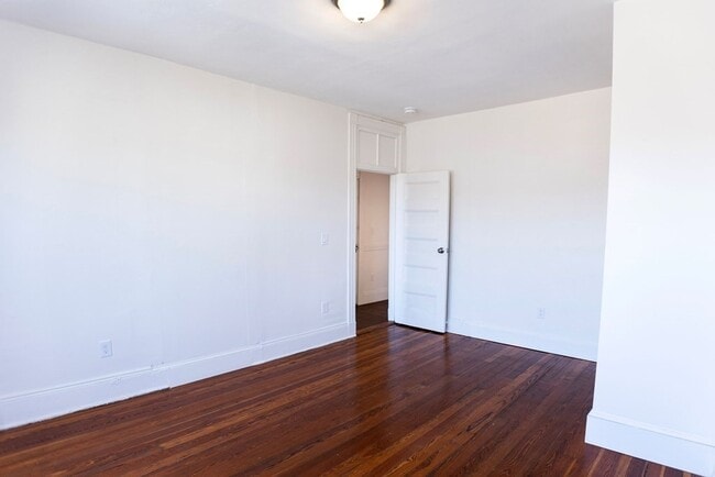 Building Photo - 868 Huntington Ave