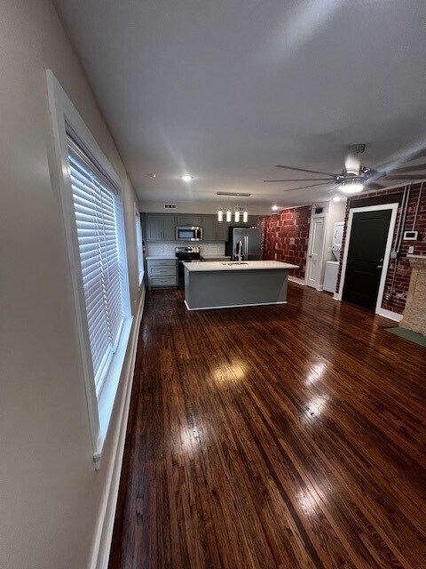 Building Photo - 2529 E Admiral Pl