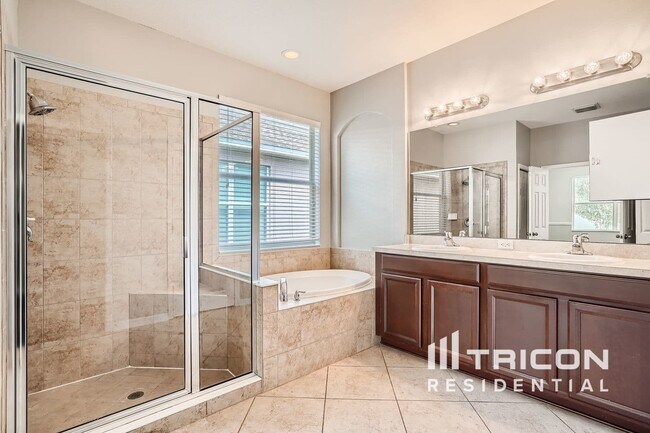 Building Photo - 7126 Forest Mere Dr