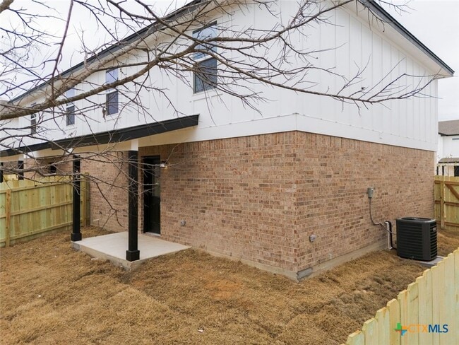 Building Photo - 804 White Meadow Ln