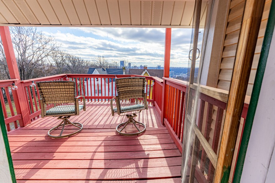 Building Photo - 310 Marsonia St