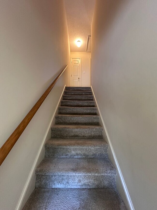 Building Photo - Charming & Private Townhouse in NW Hickory – 2BR, 1.5BA, Prime Location - No Pets