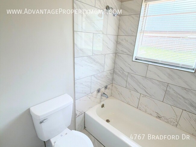 Building Photo - 4767 Bradford Dr