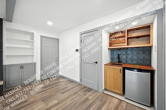 Building Photo - 7117 Ellis Rd