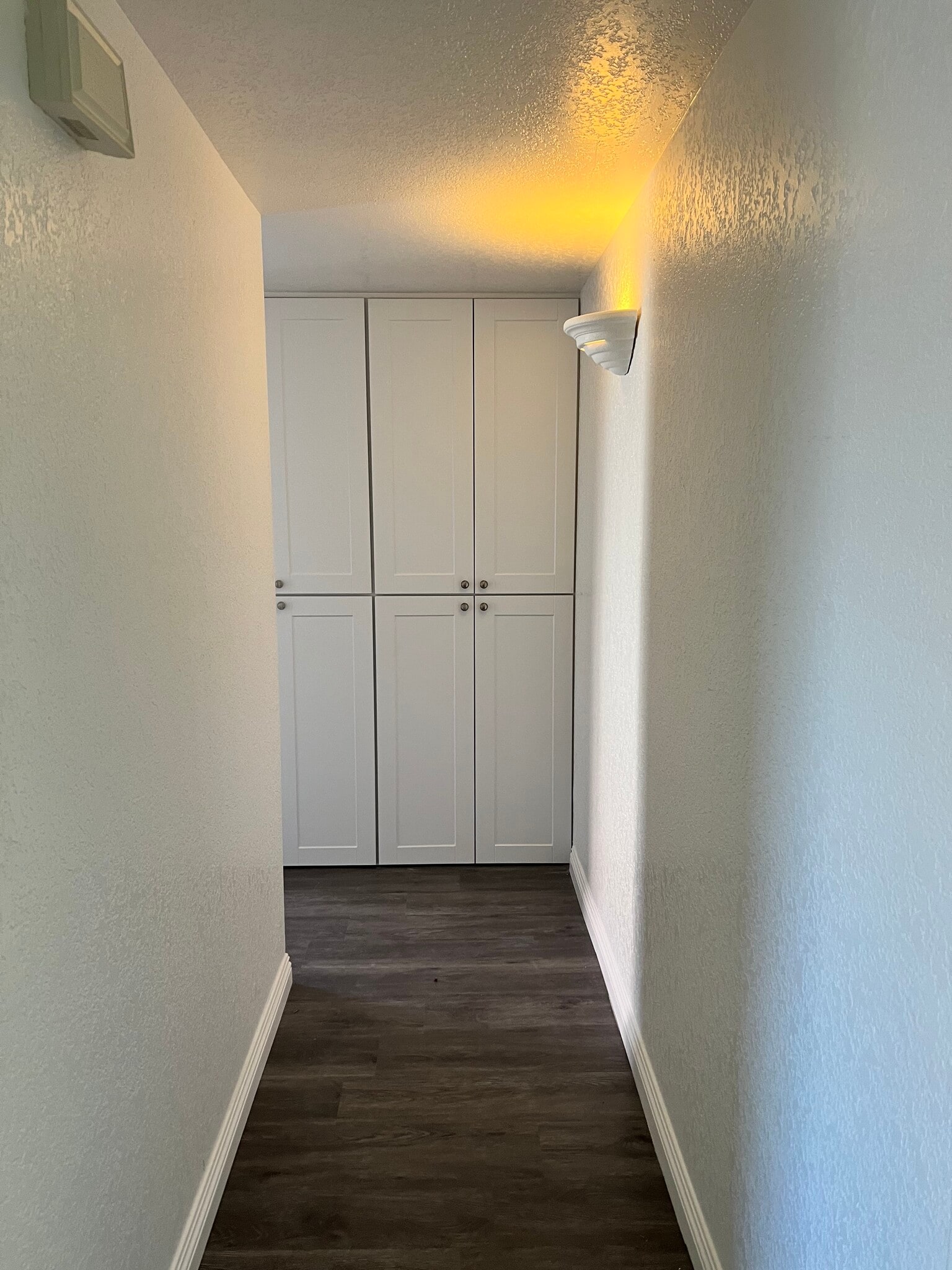 hallway to master bedroom - 839 S Westwood
