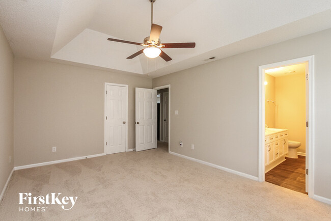 Building Photo - 8720 Kismet Dr