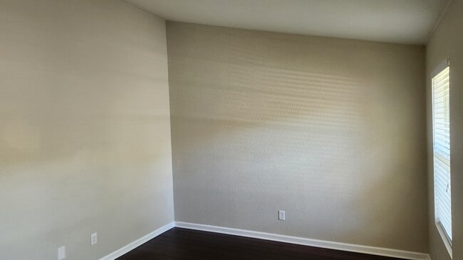 Building Photo - 8170 Mountain View Dr