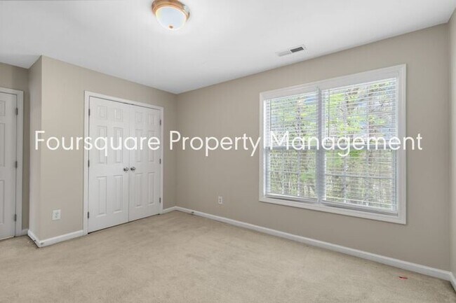 Building Photo - Single Family Home| 1st Floor Master Bedro...