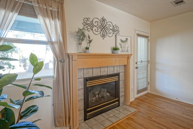 Building Photo - 3146 Chama Meadows Dr NE